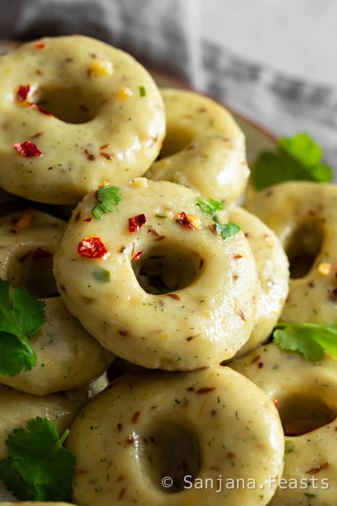 Easy recipe for Gujarati Khichu Khichi Papdi no lot