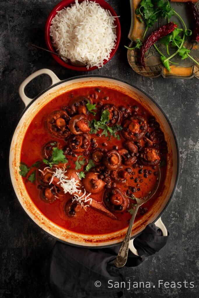 The best vegetarian rogan josh with mushrooms and chickpeas