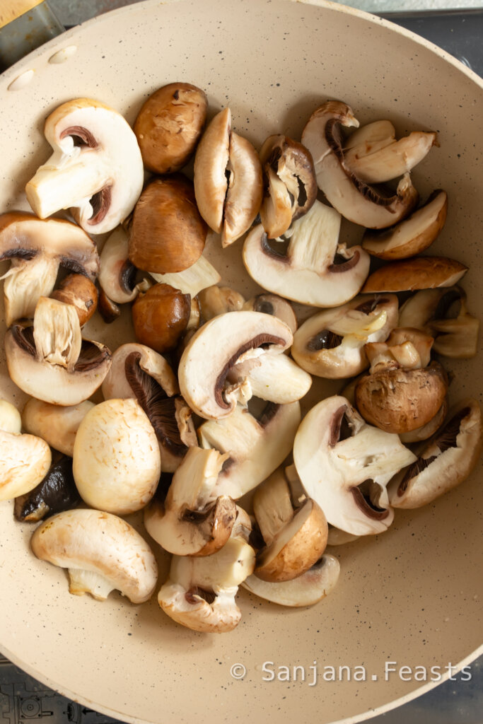 How to cook mushrooms for curry