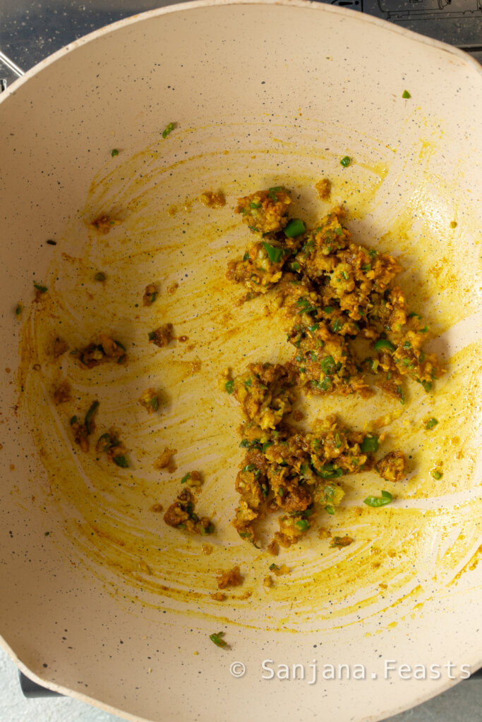 Making the base gravy for curry