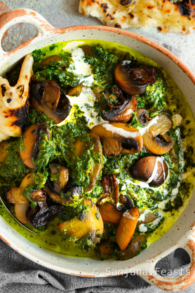 Palak Mushroom Mushroom Saag Curry