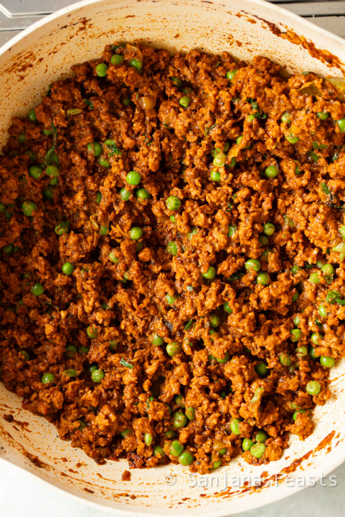 give the keema a final mix