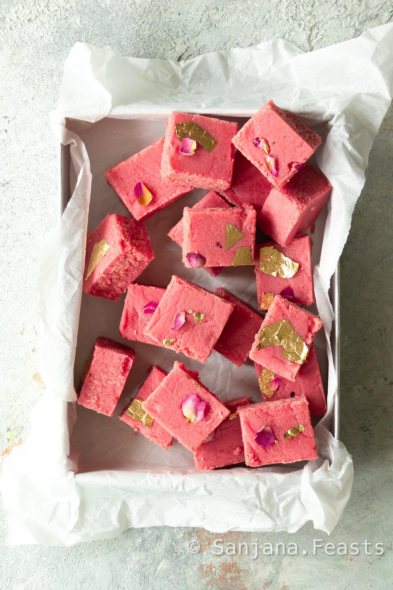 Strawberry Barfi Recipe (2 Ingredients)