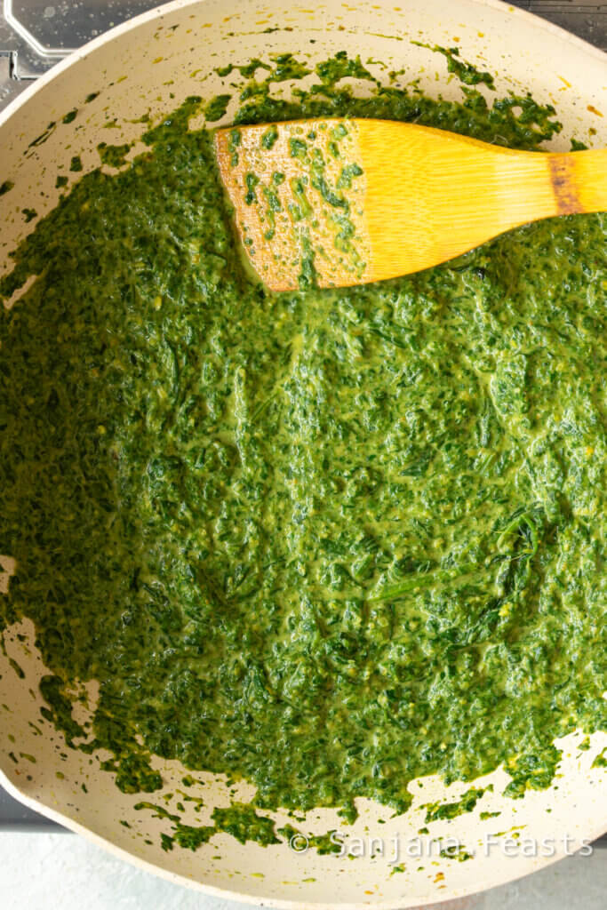 cook the sauce for palak paneer