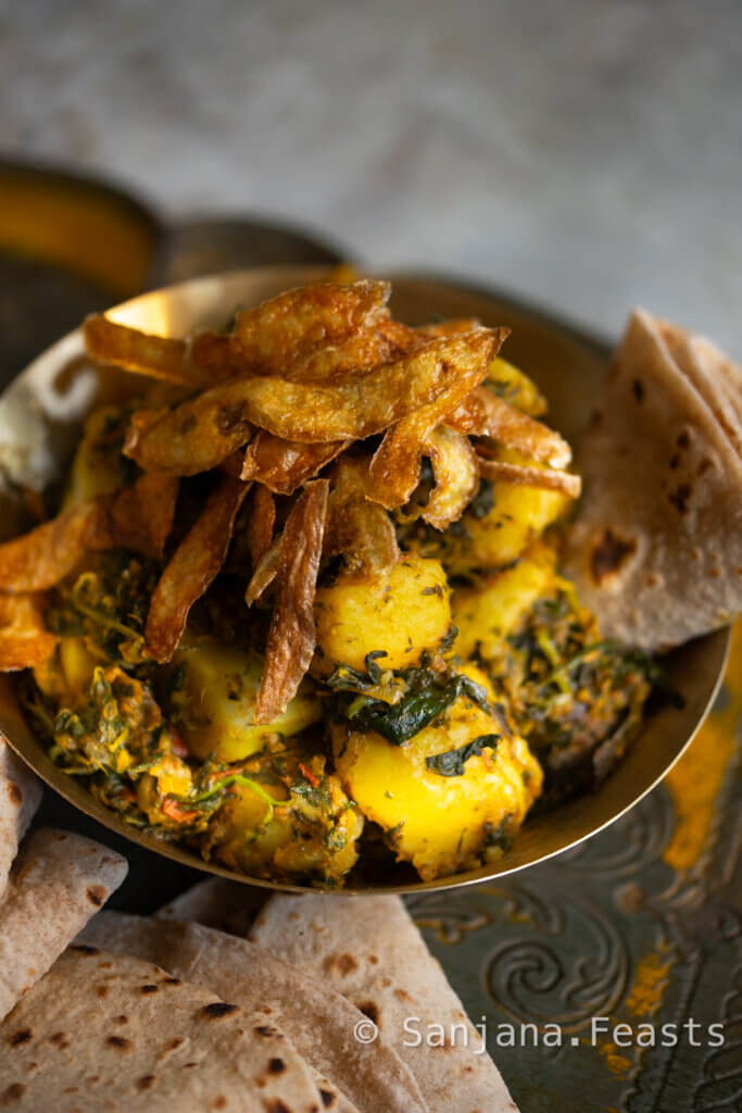 easy homemade spinach curry with potatoes