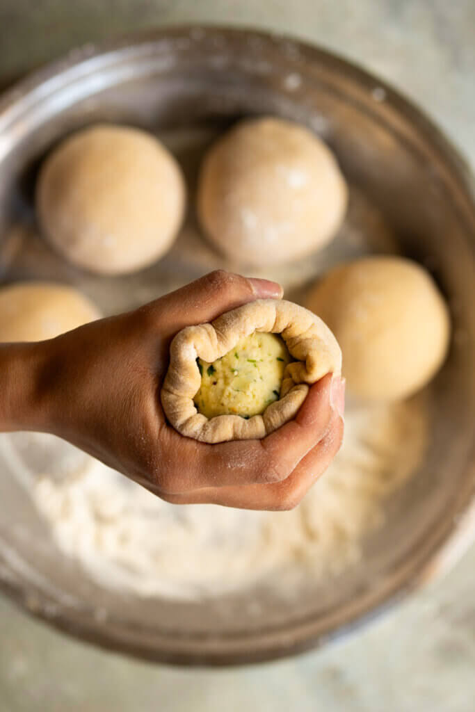 seal paratha filling