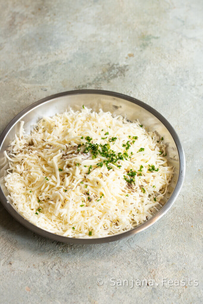 filling for cheese naan